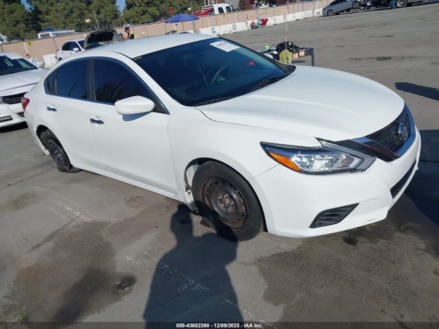 2018 NISSAN ALTIMA 1N4AL3AP0JC294367 Photo 2