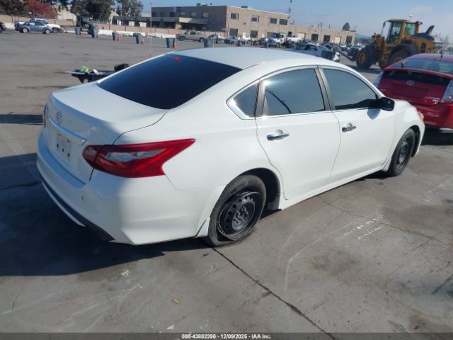 2018 NISSAN ALTIMA 1N4AL3AP0JC294367 Photo 3