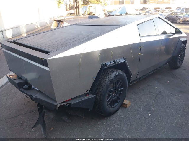 2025 TESLA CYBERTRUCK 7G2CEHED1SA069111 Photo 3