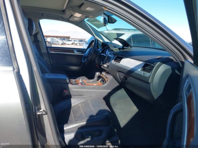 2012 VOLKSWAGEN TOUAREG WVGEK9BP2CD008530 Photo 4