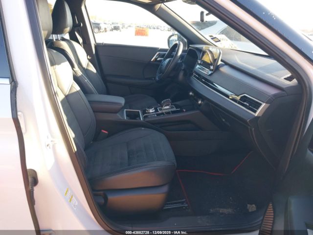 2024 MITSUBISHI OUTLANDER JA4J4VA85RZ068663 Photo 4
