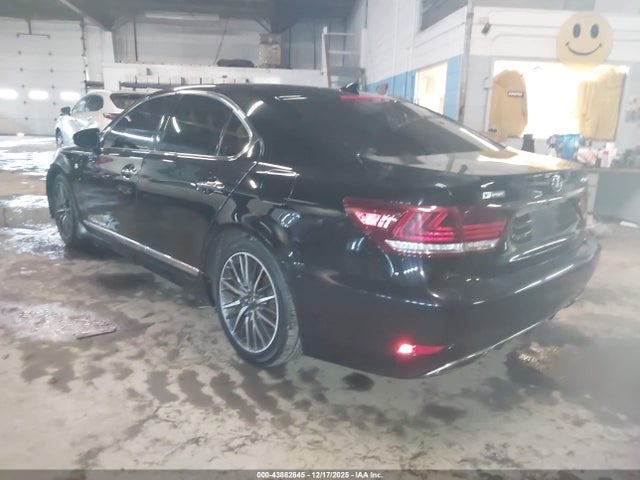 2016 LEXUS LS 460 JTHCL5EF4G5027096 Photo 2