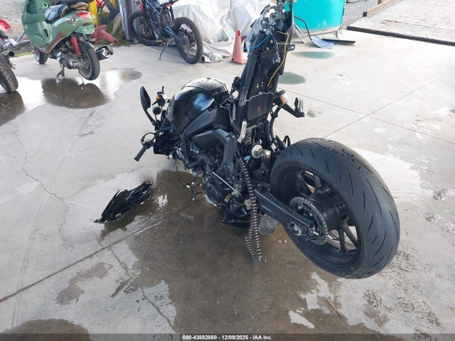 Yamaha Yzfr7 2025 JYARM38E0SA018455 Image 3