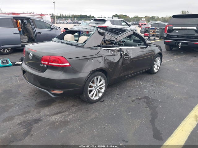 2015 VOLKSWAGEN EOS WVWBW8AH1FV005536 Photo 3