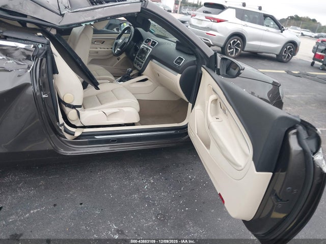 2015 VOLKSWAGEN EOS WVWBW8AH1FV005536 Photo 4