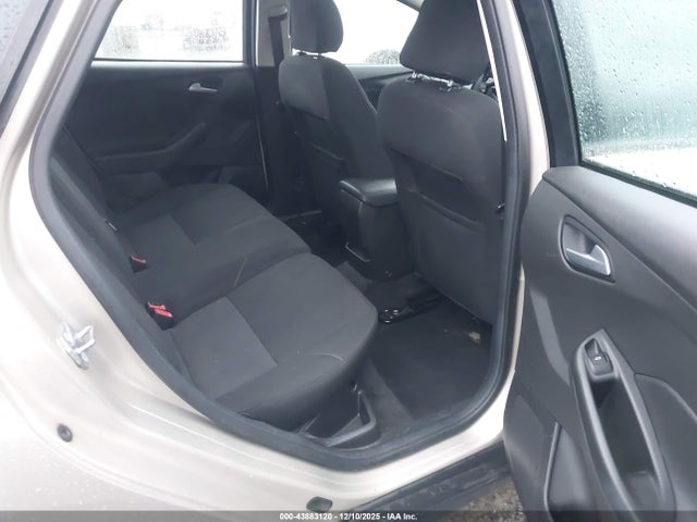 1FADP3K22HL344667 Ford FOCUS SE