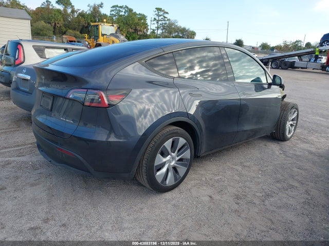 2024 TESLA MODEL Y 7SAYGDEE0RA239069 Photo 3
