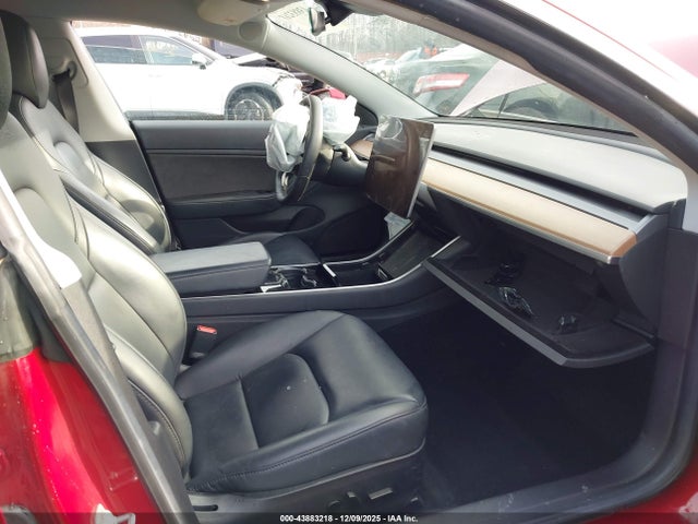 2019 TESLA MODEL 3 5YJ3E1EB9KF440785 Photo 4