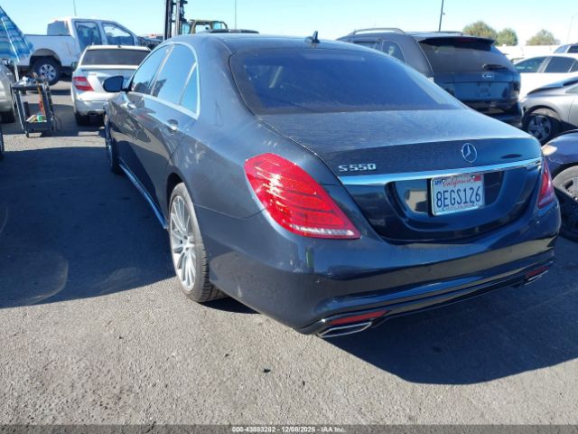 2015 MERCEDES-BENZ S 550 WDDUG8CB0FA111391 Photo 2