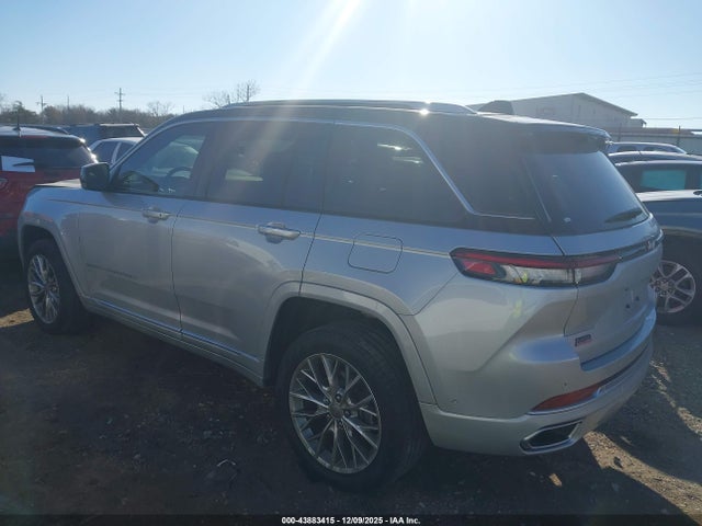 2023 JEEP GRAND CHEROKEE 1C4RJGEG3P8811452 Photo 2