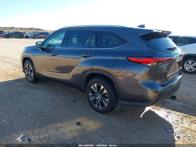 5TDGZRAHXMS523428 Toyota Highlander Xle