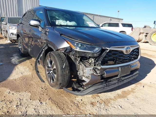 5TDGZRAHXMS523428 Toyota Highlander Xle
