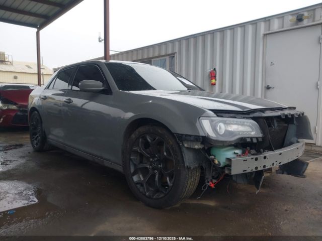 2019 CHRYSLER 300 2C3CCABGXKH562897