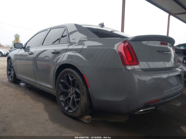 2019 CHRYSLER 300 2C3CCABGXKH562897 Photo 2