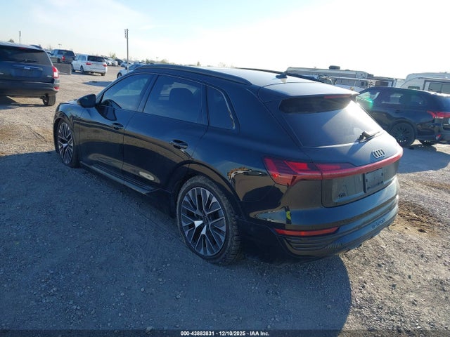 2024 AUDI Q8 E-TRON WA15AAGE6RB024583 Photo 2