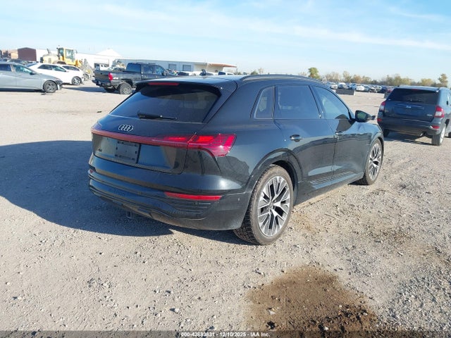 2024 AUDI Q8 E-TRON WA15AAGE6RB024583 Photo 3
