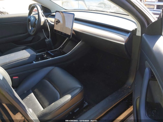 2019 TESLA MODEL 3 5YJ3E1EA9KF425324 Photo 4