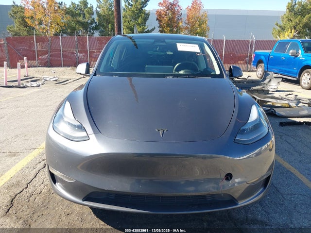 7SAYGDEF9NF407149 Tesla Model Y Performance Dual Motor All-wheel Drive