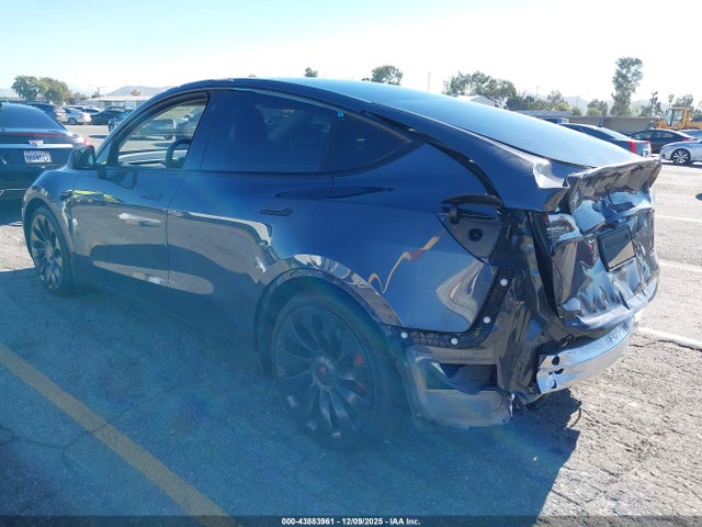 2022 TESLA MODEL Y 7SAYGDEF9NF407149 Photo 2