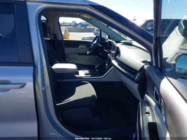 2022 KIA CARNIVAL MPV KNDNB5H31N6074656 Photo 4