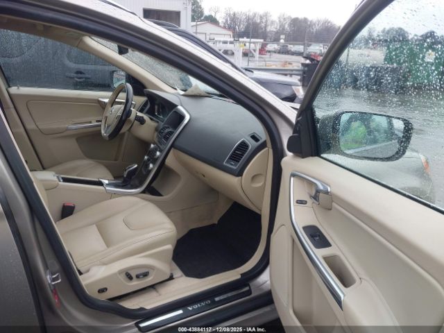 2016 VOLVO XC60 YV440MDK4G2796283 Photo 4