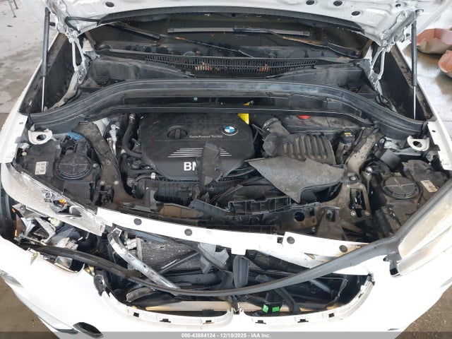 2018 BMW X1 WBXHT3C3XJ5L29281 Photo 9