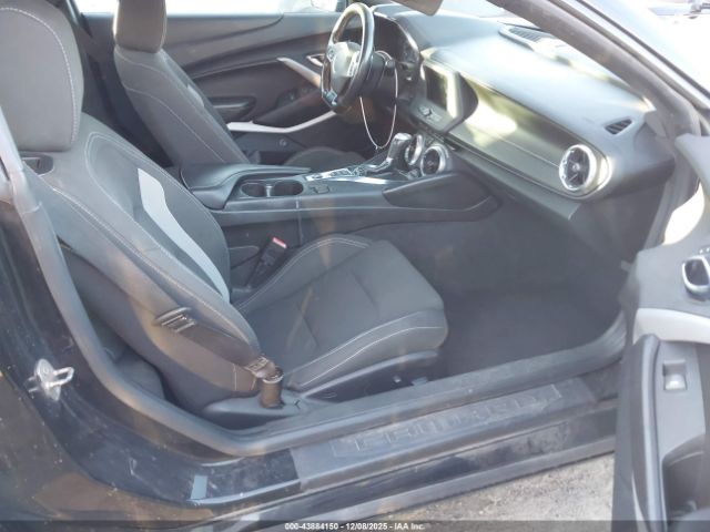 2020 CHEVROLET CAMARO 1G1FB1RX2L0107042 Photo 4