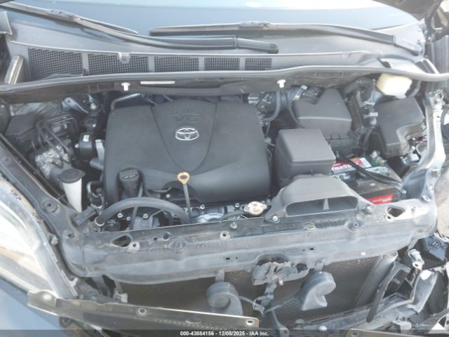 2017 TOYOTA SIENNA 5TDXZ3DC8HS860067 Photo 9
