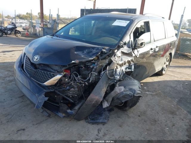2017 TOYOTA SIENNA 5TDXZ3DC8HS860067 Photo 1