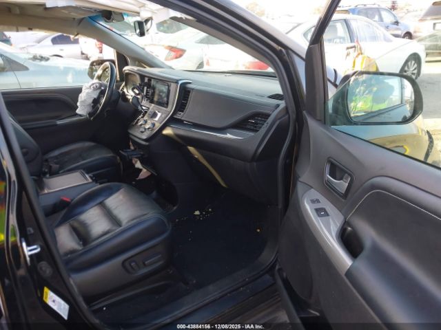 2017 TOYOTA SIENNA 5TDXZ3DC8HS860067 Photo 4