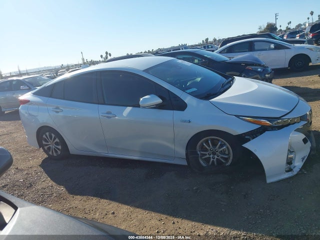 JTDKAMFP0M3183339 Toyota Prius Prime Limited