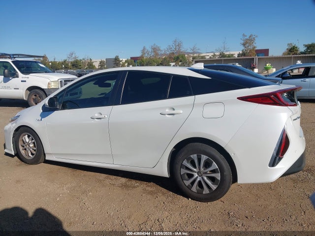JTDKAMFP0M3183339 Toyota Prius Prime Limited