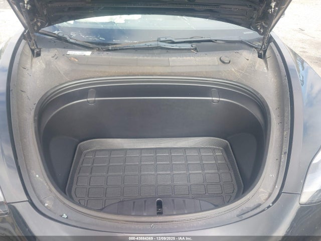 43884369 :رقم المزاد ، 5YJ3E1EA5JF039319 vin ، 2018 Tesla Model 3 مزاد بيع