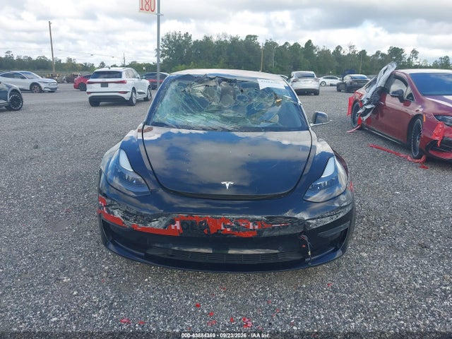 43884369 :رقم المزاد ، 5YJ3E1EA5JF039319 vin ، 2018 Tesla Model 3 مزاد بيع