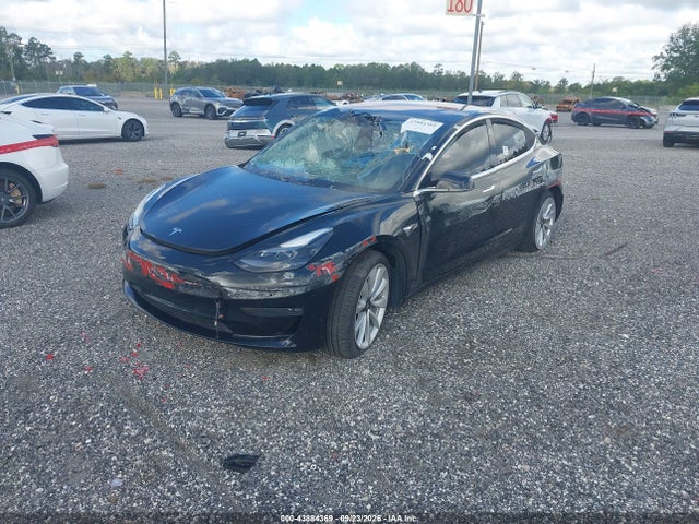 43884369 :رقم المزاد ، 5YJ3E1EA5JF039319 vin ، 2018 Tesla Model 3 مزاد بيع