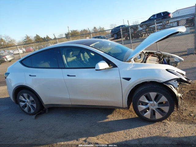 7SAYGDEF5PA048544 Tesla Model Y Performance Dual Motor All-wheel Drive