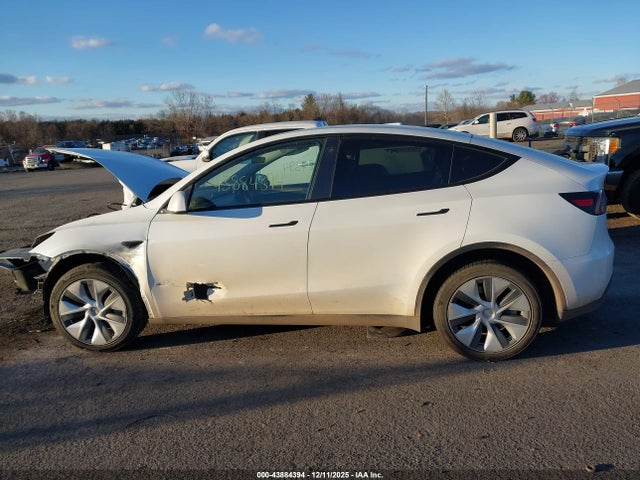 7SAYGDEF5PA048544 Tesla Model Y Performance Dual Motor All-wheel Drive
