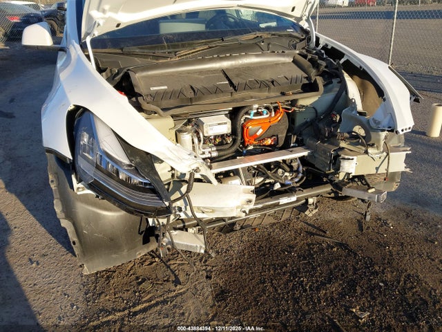 7SAYGDEF5PA048544 Tesla Model Y Performance Dual Motor All-wheel Drive
