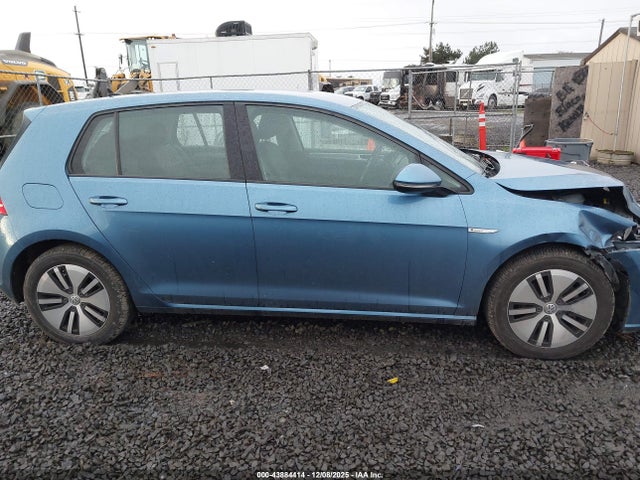 WVWKP7AU3GW911543 Volkswagen E-golf Se
