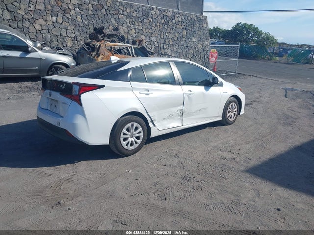 JTDKAMFU1M3139453 Toyota Prius Le