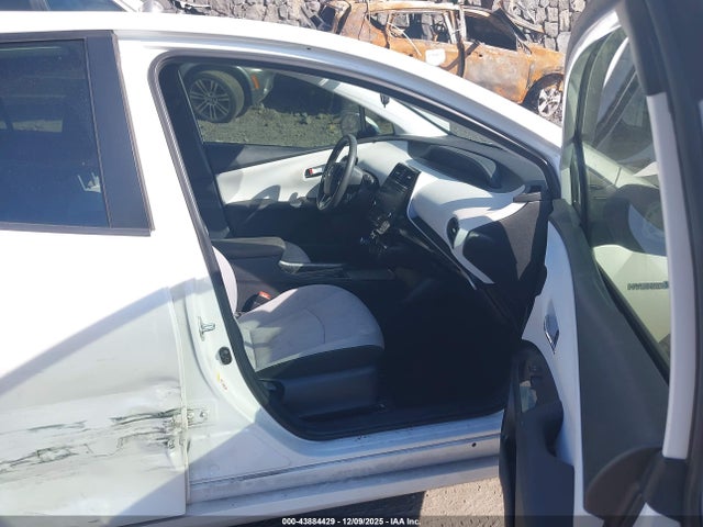 JTDKAMFU1M3139453 Toyota Prius Le