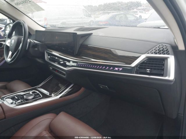 2025 BMW X7 5UX23EM0XS9Y18128 Photo 4