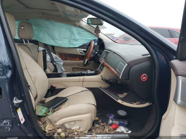 2012 JAGUAR XF SAJWA0HB1CLS43348 Photo 4