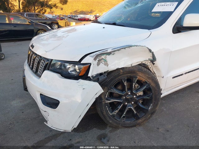 1C4RJEAG9JC512630 Jeep Grand Cherokee Altitude 4x2