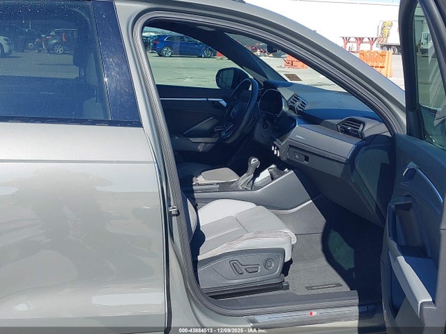 2021 AUDI Q3 WA1EECF3XM1022317 Photo 4