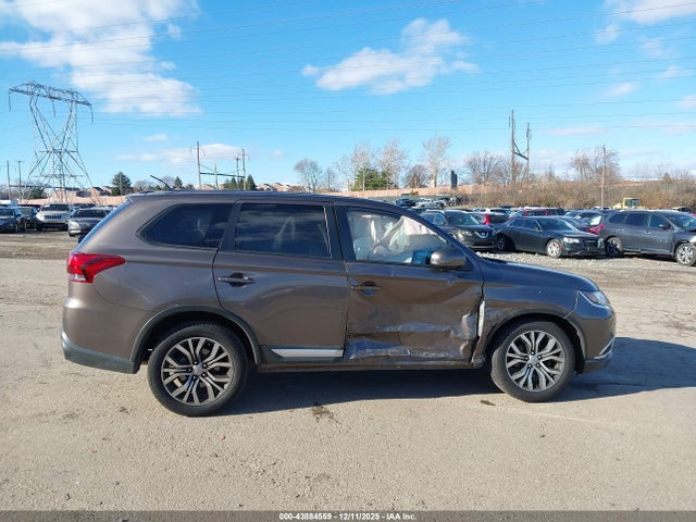 2016 MITSUBISHI OUTLANDER JA4AZ3A34GZ061226 Photo 5