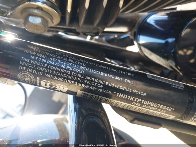 2023 HARLEY-DAVIDSON FLTRXS 1HD1KTP10PB676542 Photo 9