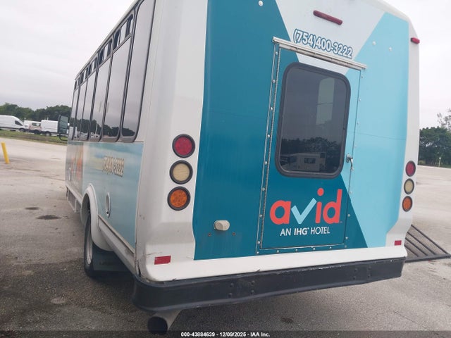 2013 CHEVROLET EXPRESS CUTAWAY 1GB6G5BL1D1124311 Photo 2