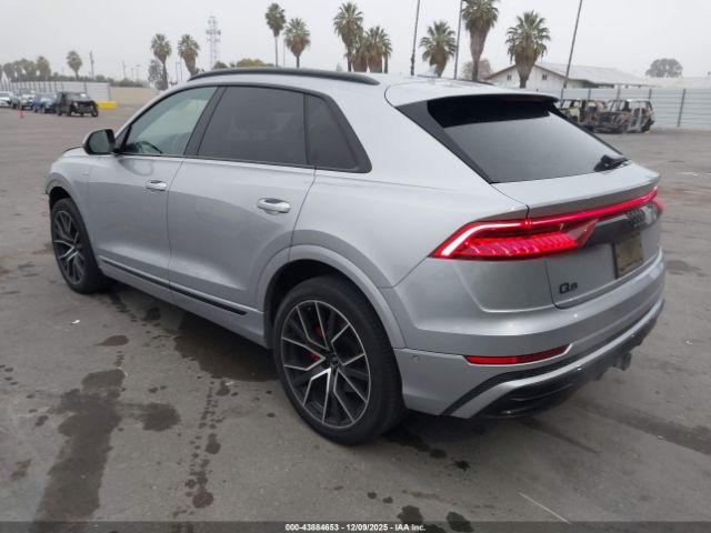 2021 AUDI Q8 WA1EVAF12MD007909 Photo 2