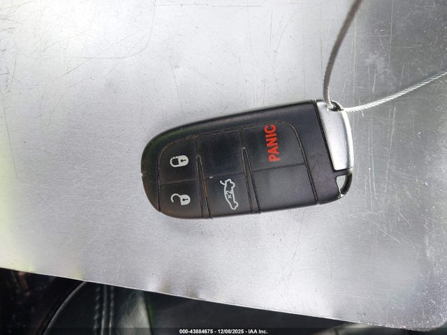 43884675 :رقم المزاد ، 1C3CCCAB7HN508345 vin ، 2017 Chrysler 200 Limited Platinum مزاد بيع